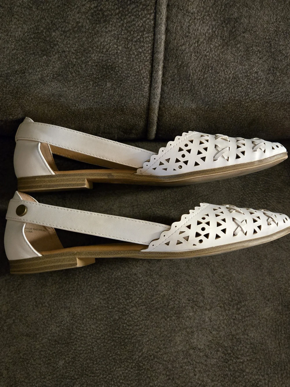 White Mountain comfortable white